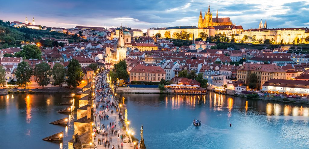 გაზაფხულზე აყვავებული პრაღა -