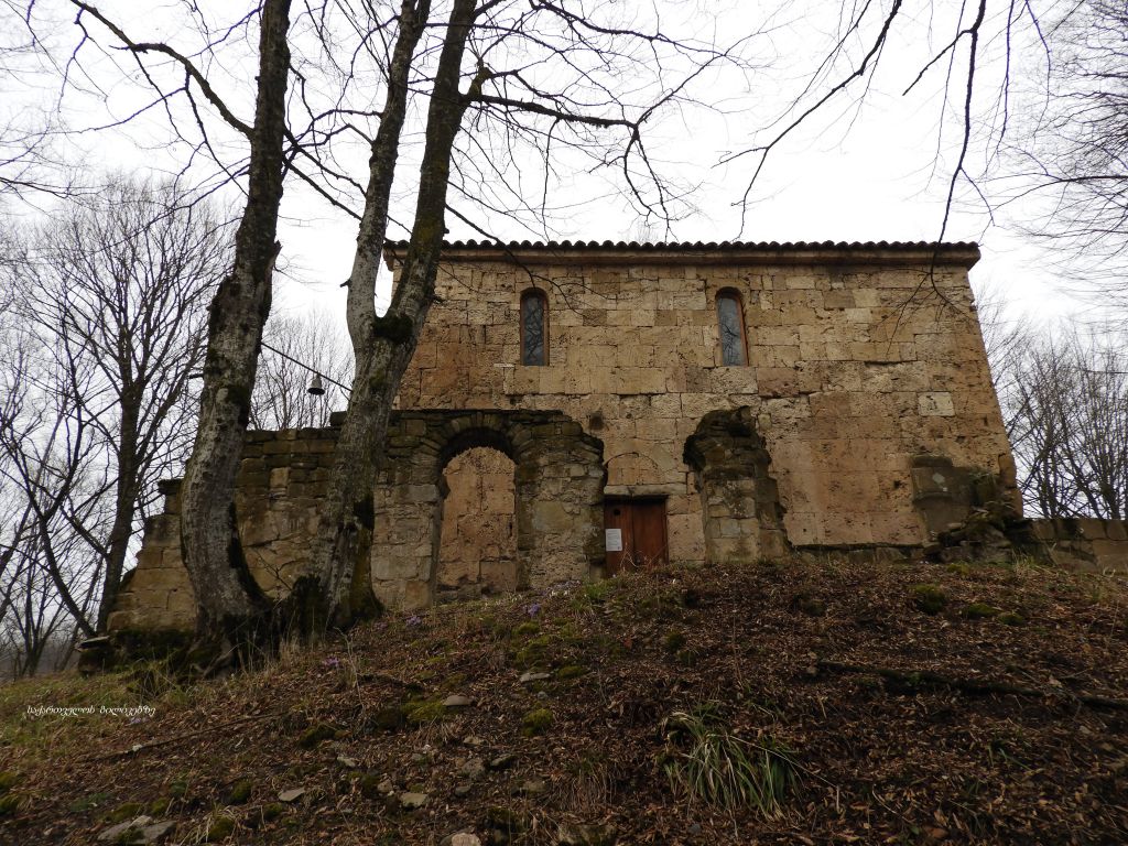 ჭერემი, ატმის ყვავილობა, ზიარის ტბა