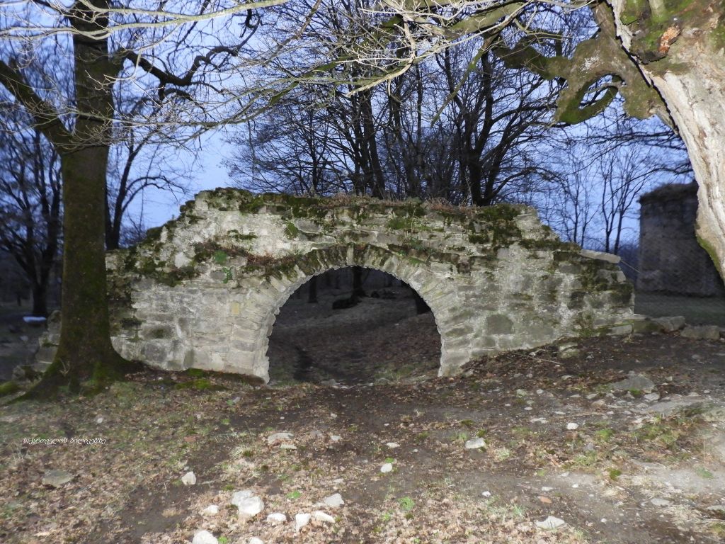 ჭერემი, ატმის ყვავილობა, ზიარის ტბა