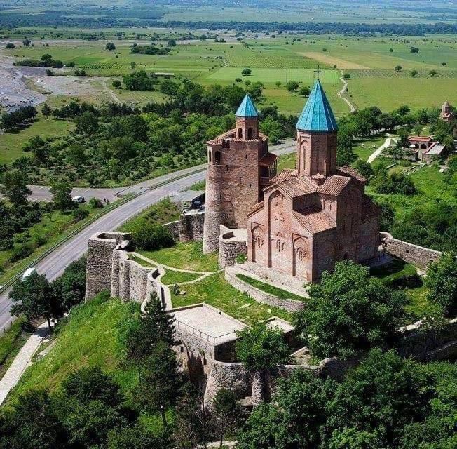 ერთდღიანი ტური: ალავერდი, გრემი, ნეკრესი და ილიას ტბა