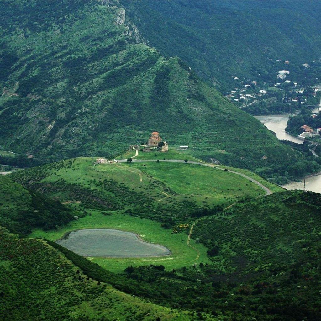 ერთდღიანი ტური მცხეთაში და უფლუსციხეში......ჯვრის მონასტერი-სვეტიცხოველი-სამთავრო-უფლისციხე-სტალინის სახლ-მუზეუმი