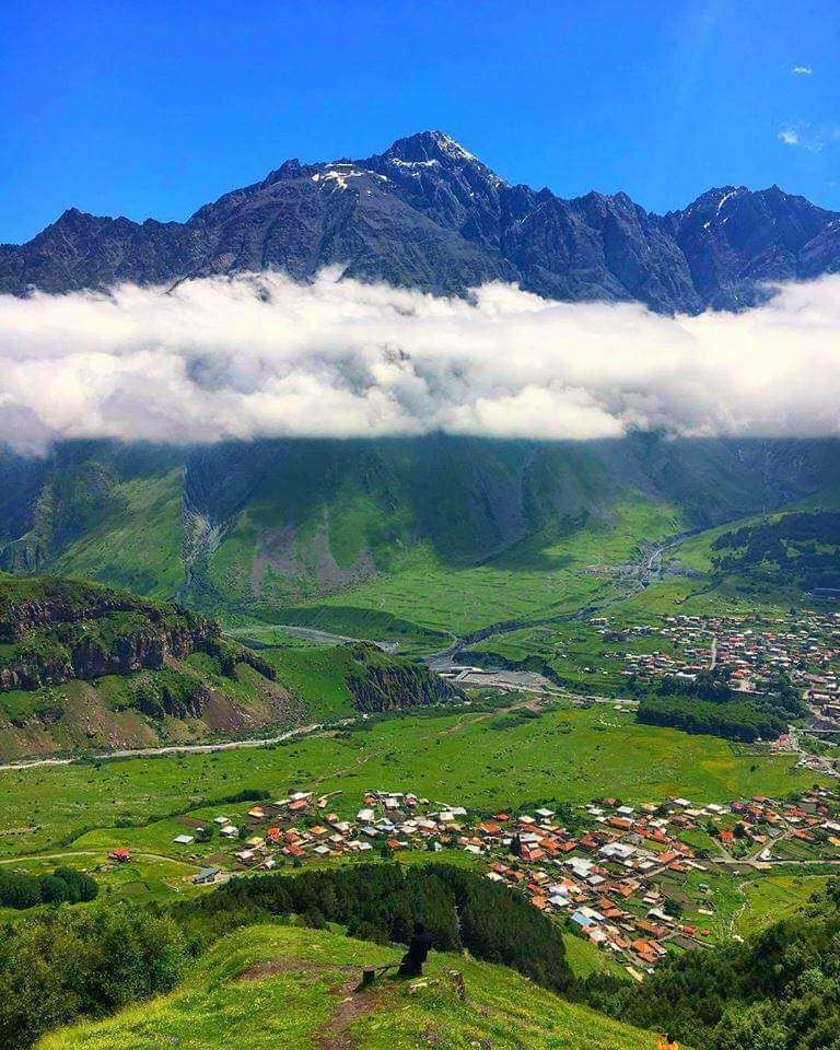 ერთდღიანი ტური ულამაზეს ყაზბეგში გერგეთზე ასვლით-ანანურში-გუდაურში.....