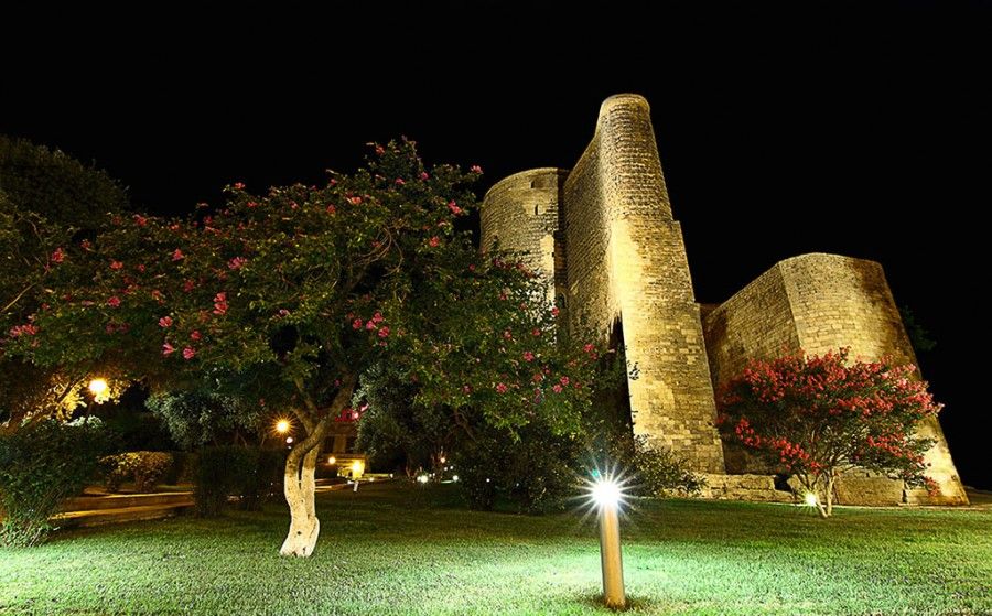 დასვენება და გართობა სულ რაღაც დღე ბაქოს ტური.