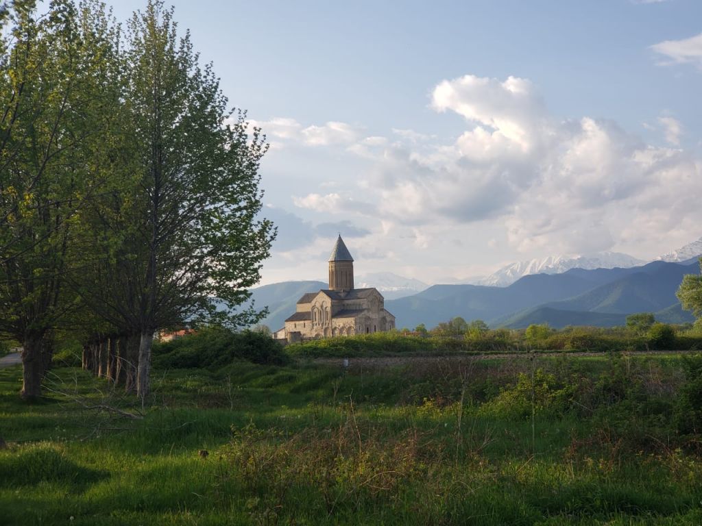 იმოგზაურე საქართველოს ნებისმიერ კუთხეში.