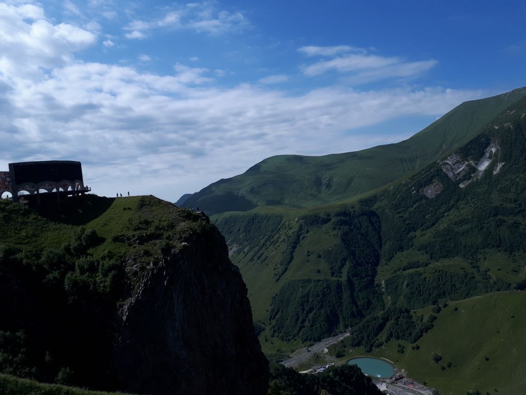 ერთდღიანი ტური ულამაზეს ყაზბეგში გერგეთზე ასვლით-ანანური-გუდაური.....