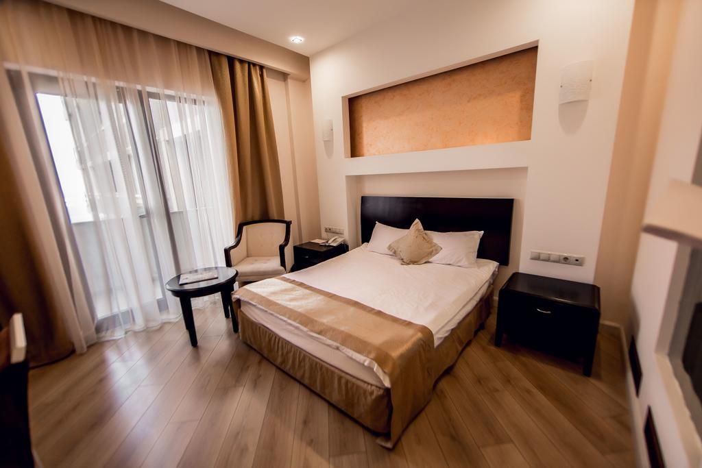 ტური ბაქოში . . მაისს