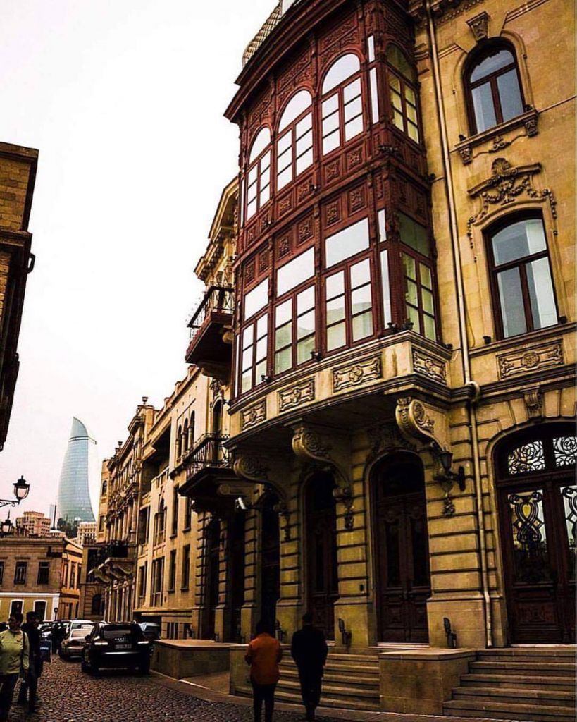 ტური ბაქოში . . მაისს