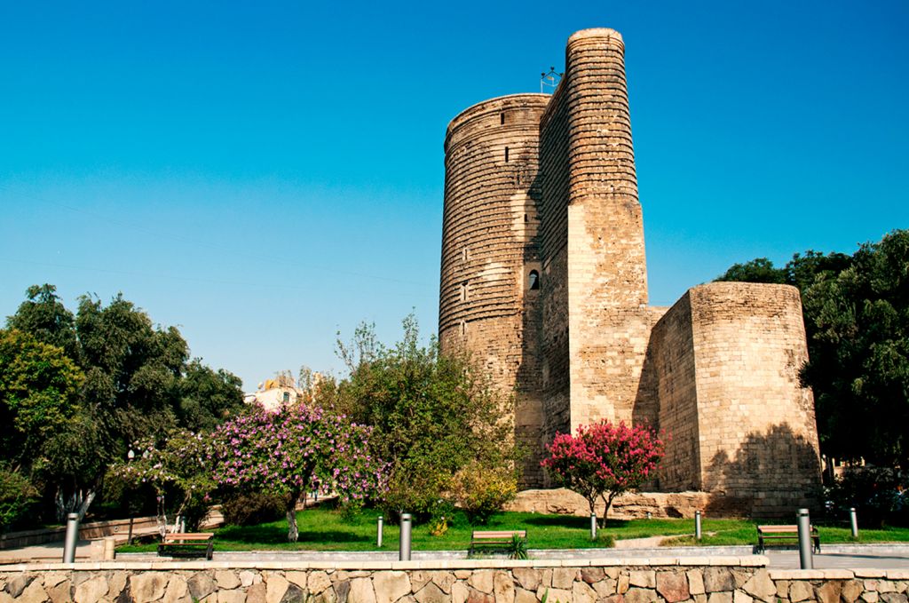 პერსონალური და ჯგუფური ტურები ბაქოში