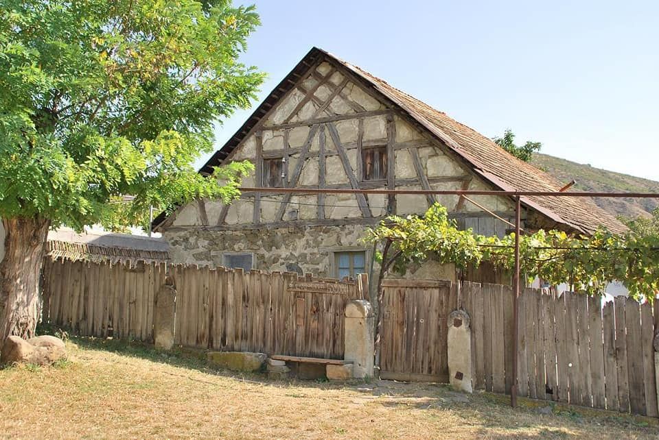 უძო, ქოროღლი, ღოუბანი. კაბენი, ასურეთი და ა.შ.