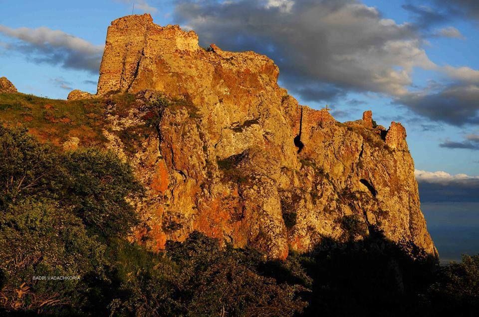 უძო, ქოროღლი, ღოუბანი. კაბენი, ასურეთი და ა.შ.