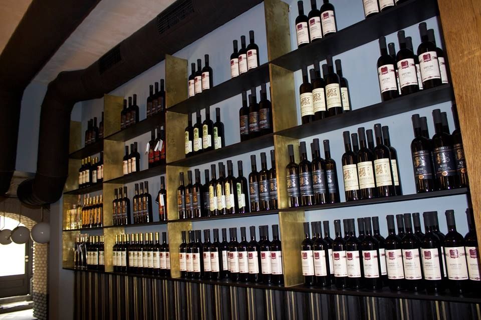 ღვინის ტური კახეთში - თელავი - წინანდალი - ყვარელში "ღვინის გვირაბი " - კორპორაცია " ქინძმარაული " . . .