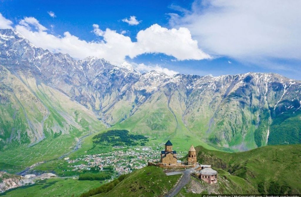 ერთდღიანი ტური ულამაზეს ყაზბეგში გერგეთზე ასვლით-ანანური-გუდაური.....