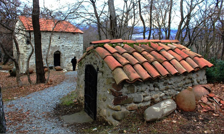 კვირაცხოვლობა - ამწვანებული ზედაზენი, ბზიანა, ნავდარაანთკარი