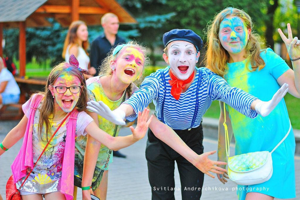 გთავაზობთ ავტობუსების და ანიმატორების მომსახურებას