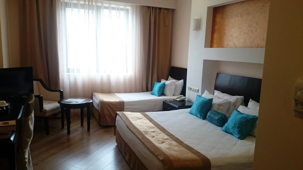 ტური ბაქოში . . მაისს