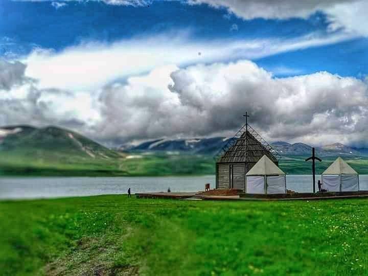ნინოობის დღესასწაული ჯავახეთში (წირვაზე დასწრება)