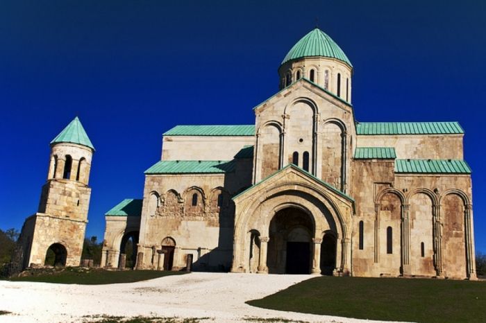 გელათი, ბაგრატი, სათფლია, პრომეთე, მოწამეთა მაისს