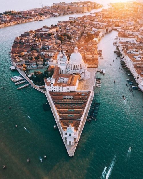 რომი - ვენეცია  დღიანი სრული საგზური !