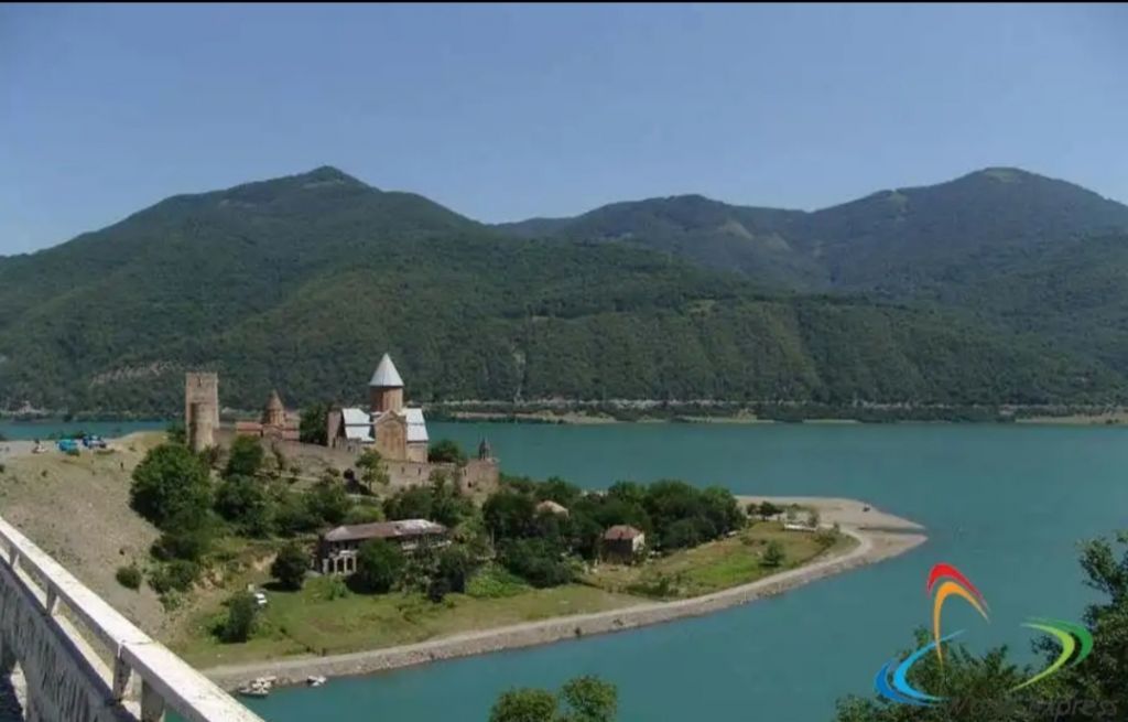 ერთდღიანი ტური ულამაზეს ყაზბეგში , თანხაში შედის გერგეთზე ასვლა..-ჟინვალი-ანანური-ფასანაური-გუდაური...