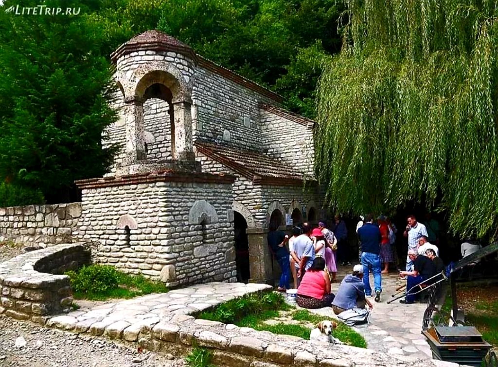 ერთდღიანი ტური სიღნაღში სიყვარულის ქალაქში , წმინდა ნინოს სასწაულმოქმედი წყარო-წმინდა ნინოს მონასტერი-სიღნაღის კედელი საიდანაც ულამაზეს ხედს იხილავთ..