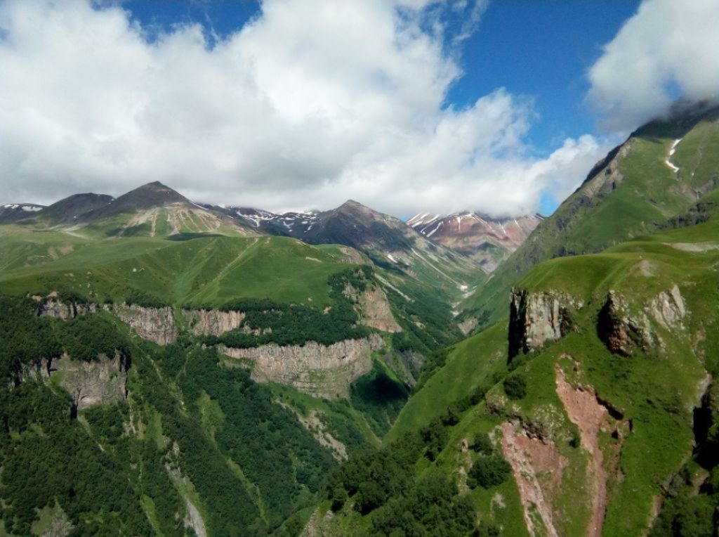 ერთდღიანი ტური ყაზბეგში გერგეთზე ასვლით, ჟინვალი-ანანური-ფასანაური-გუდაური.....