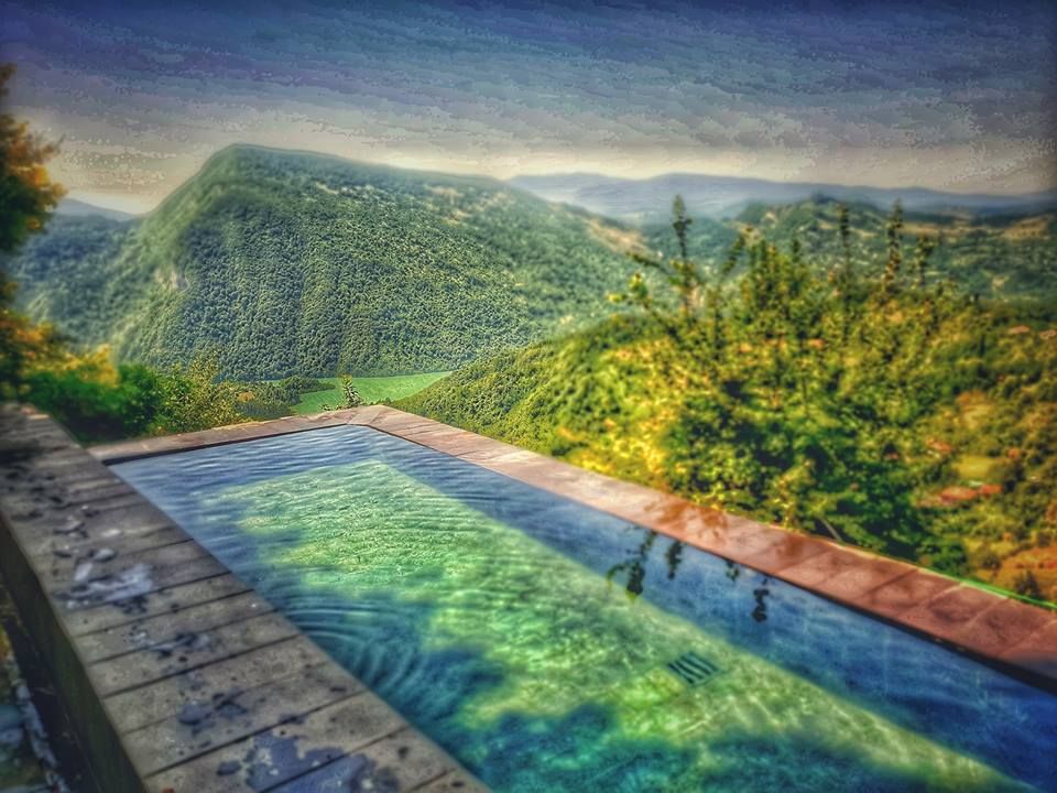 ზღაპრული ლზღაპრული ლაილაში გაზაფხულის ფერებშიაილაში გაზაფხულის ფერებში