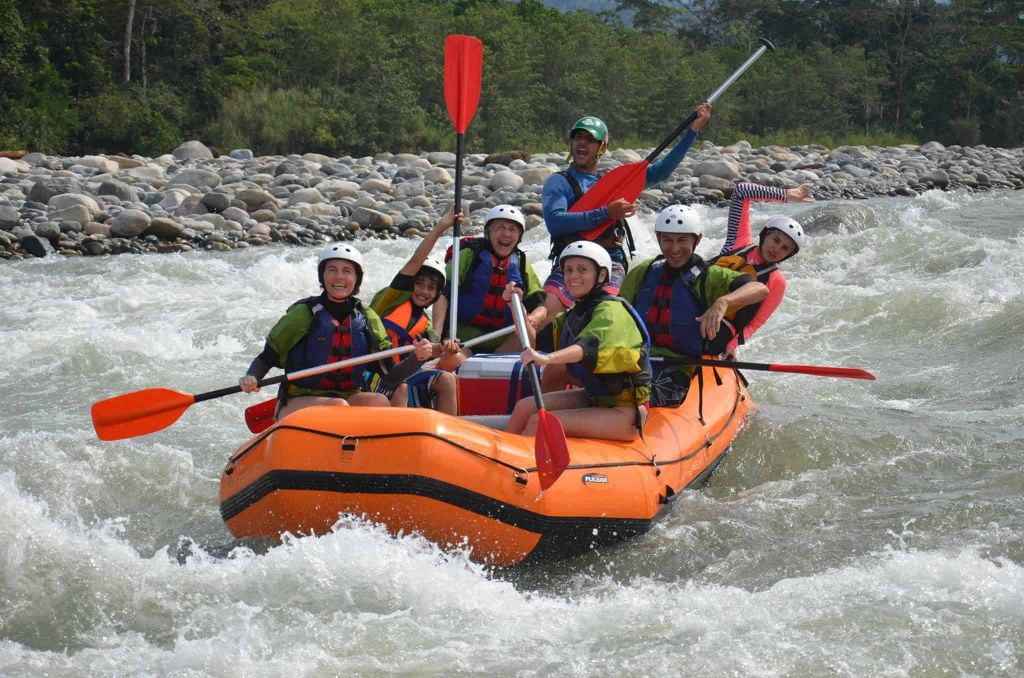 პიკნიკი მდინარე არაგვის პირას