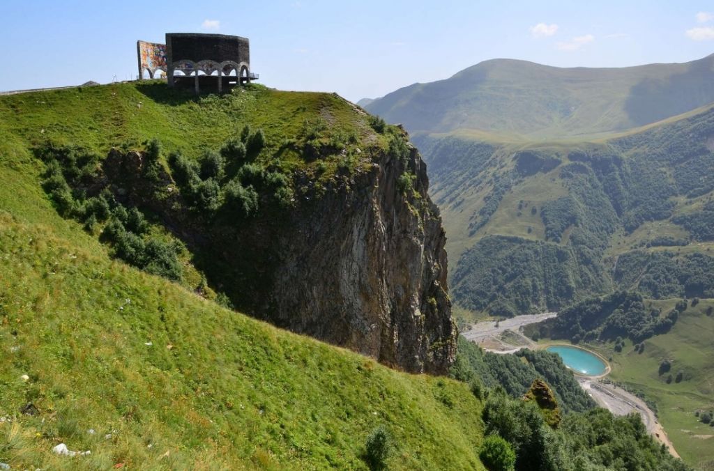 ერთდღიანი ტური ულამაზეს ყაზბეგში , თანხაში შედის გერგეთზე ასვლა,-ჟინვალი-ანანური-ფასანაური-გუდაური..