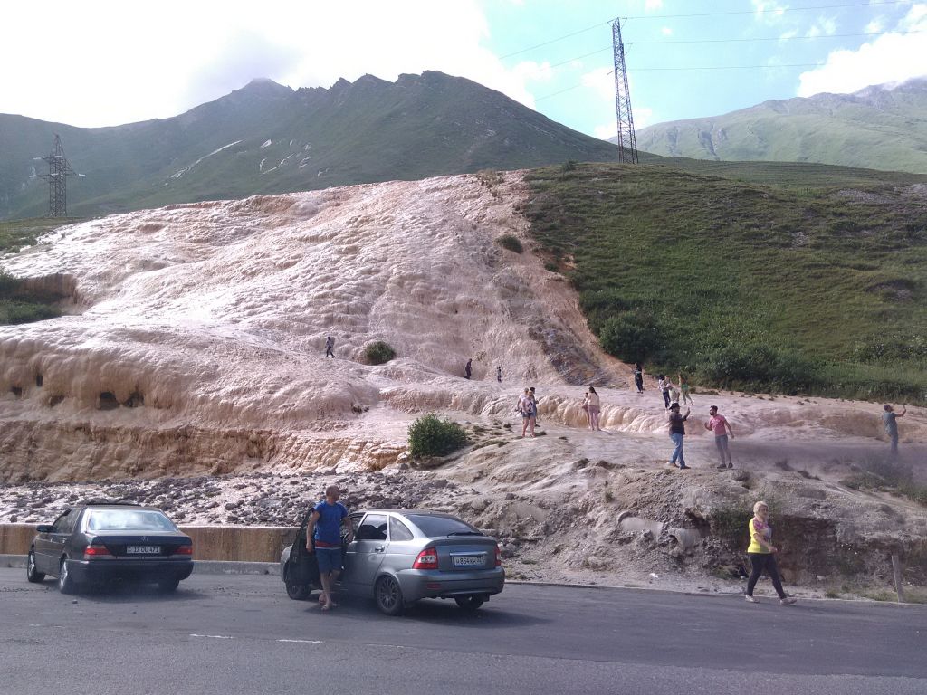 ტური ყაზბეგში : არაგვის ხეობა - ჟინვალის წყალსაცავი - ანანურის ციხე - გუდაური - პანორამა - რკინის მთა - ყაზბეგი - გერგეთზე ასვლა