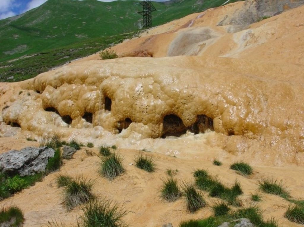 ერთდღიანი ტური ულამაზეს ყაზბეგში გერგეთზე ასვლით-ჟინვალის წყალსაცავი-ანანური-თეთრი და შავი არაგვი-გუდაურის პანორამა...