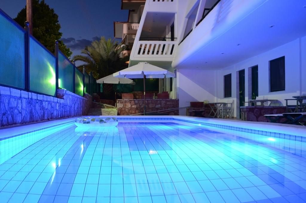 ღამე სალონიკში