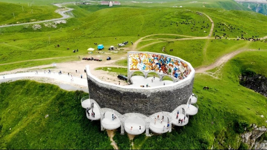 ერთდღიანი ულამაზესი ტური ყაზბეგში , (თანხაში შედის გერგეთზე ასვლა) ჟინვალის წყალსაცავი-ანანური-თეთრი და შავი არაგვი-გუდაურის პანორამა-რკინის მთა..