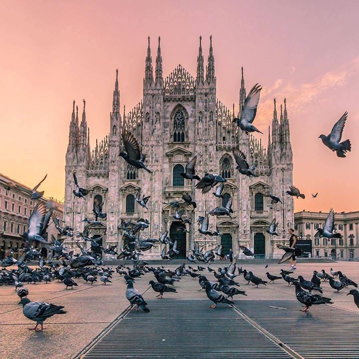 მილანი - <