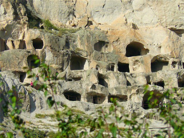 ერთდღიანი ტური : ვარძია, ვანის ქვაბები, ხერთვისის ციხე, რაბათი, მწვანე მონასტერი, ბორჯომი . . .