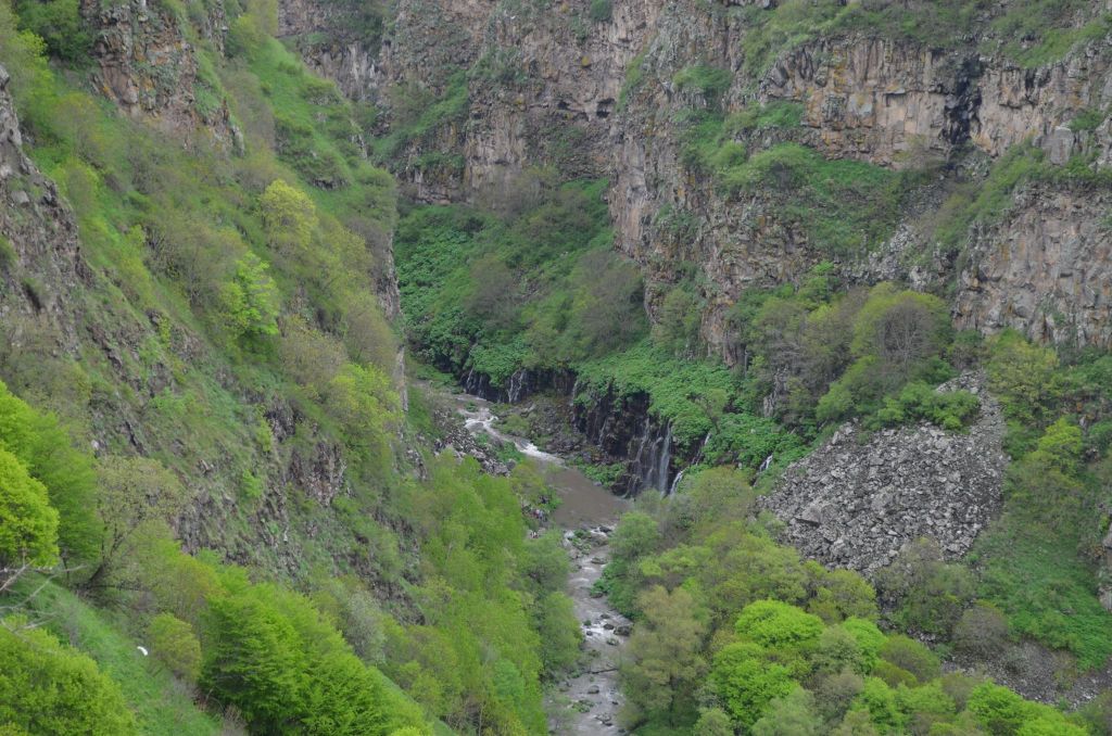 აგვისტო - ერთდღიანი დაშბაშის კანიონის და ჯავახეთის ტბების ტური