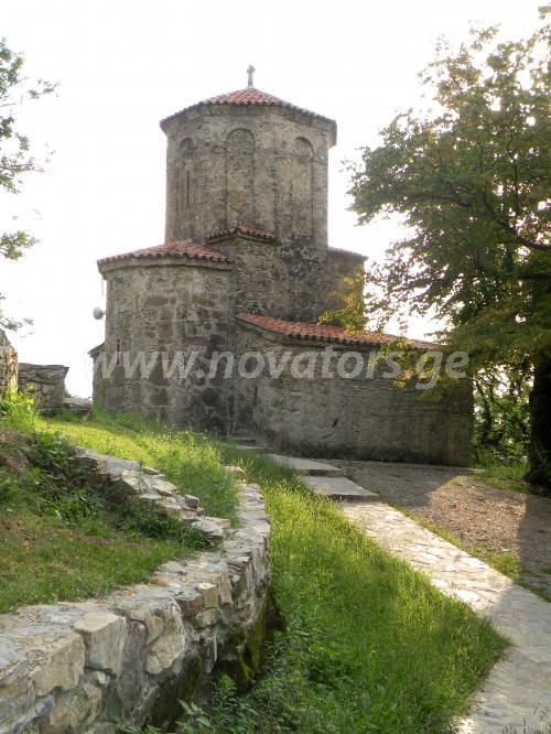 ღვინის  ტური  კახეთში  :  თელავი - წინანდელი - ახმეტა - ყვარელი  :   " მეღვინეობა  ხარება " - კავკასიონის კლდეში ნაკვეთი ღვინის საცავი ... უნიკალური   მუკუზანი . . . !