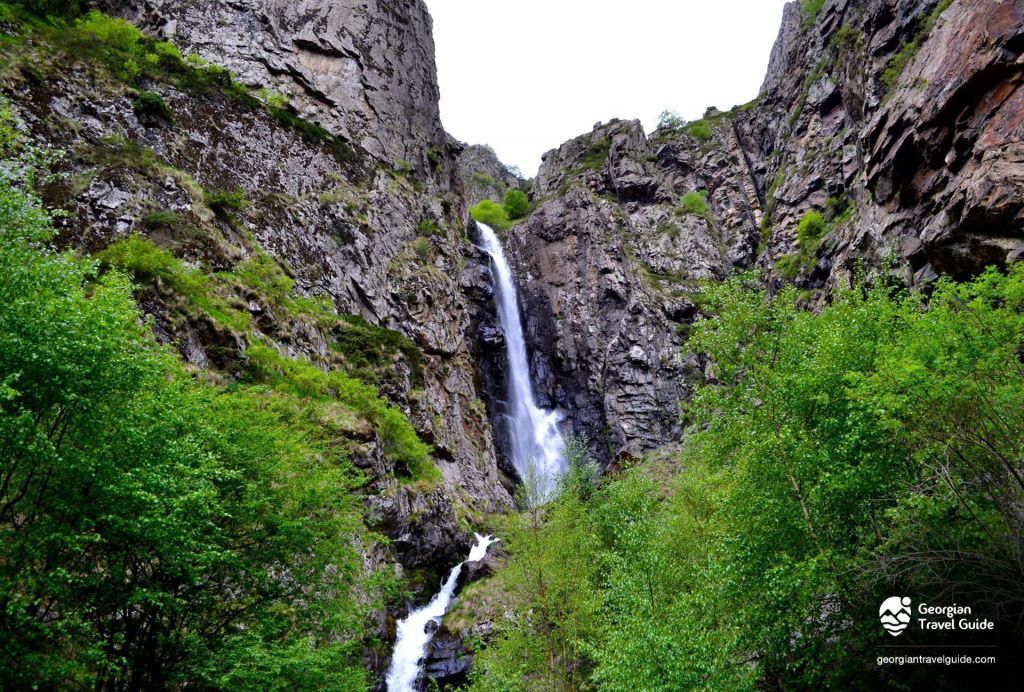 ტური ყაზბეგში : არაგვის ხეობა - ჟინვალის წყალსაცავი - ანანურის ციხე - გუდაური -  პანორამა  - რკინის მთა - ყაზბეგი - გერგეთზე ასვლა