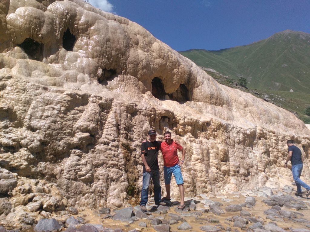 ტური ყაზბეგში : არაგვის ხეობა - ჟინვალის წყალსაცავი - ანანურის ციხე - გუდაური -  პანორამა  - რკინის მთა - ყაზბეგი - გერგეთზე ასვლა