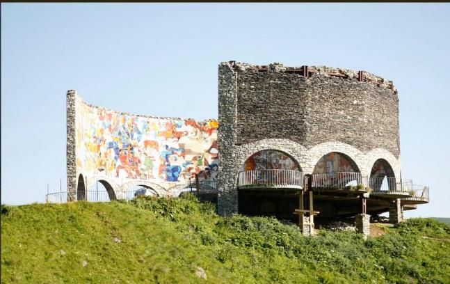 ტური ყაზბეგში : არაგვის ხეობა - ჟინვალის წყალსაცავი - ანანურის ციხე - გუდაური -  პანორამა  - რკინის მთა - ყაზბეგი - გერგეთზე ასვლა