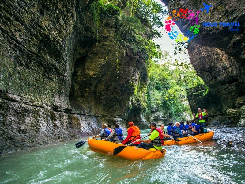 SOLO Travel Group-ი გთავაზობთ ერთ დღიან ეგზოტიკური ტურს მარტვილის კანიონზე