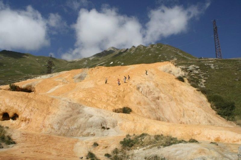 ტური ყაზბეგში: არაგვის ხეობა, ჟინვალის წყალსაცავი, ანანურის ციხე, მეგობრობის პანორამა, ვეძას წყლები, გერგეთის სამება