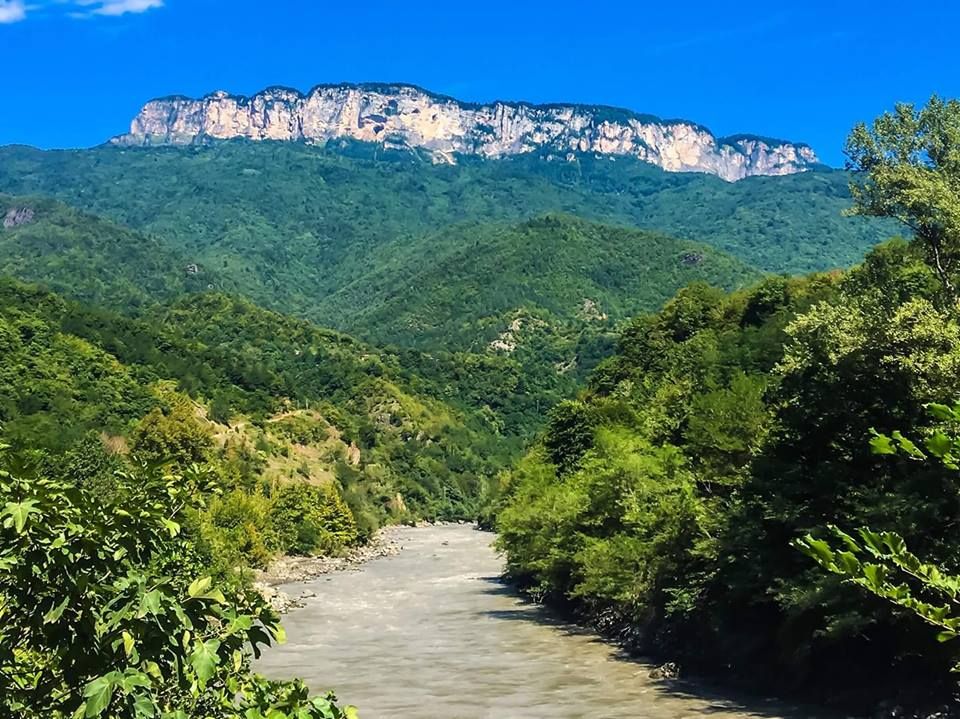 ხვამლის მთა და ლეჩხუმის ტაძრები