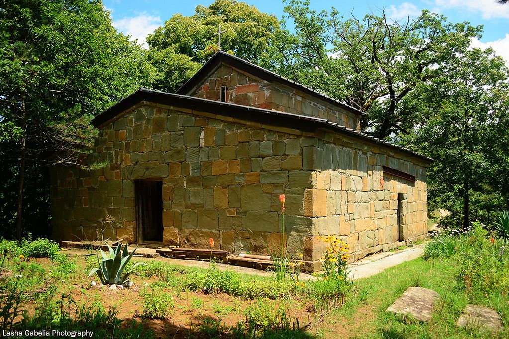 ხვამლის მთა და ლეჩხუმის ტაძრები