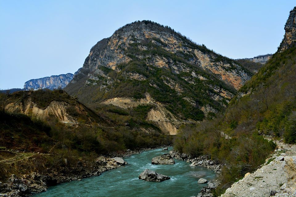 ხვამლის მთა და ლეჩხუმის ტაძრები