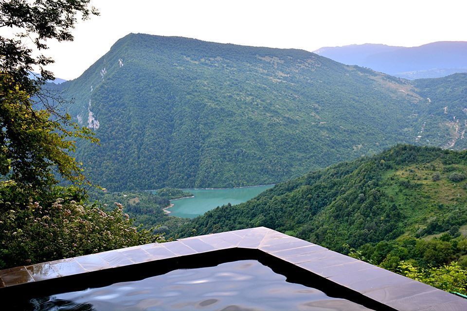 ხვამლის მთა და ლეჩხუმის ტაძრები