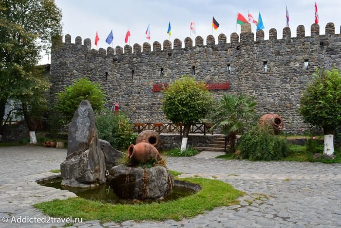 ღვინის ტური კახეთში -  " ქინძმარაული ",  " მუკუზანი ",  " რქაწითელი ", " წინანდალი ", " ქისი ქვევრი " . . . თელავი, წინანდალი, გრემი,ნეკრესი, ყვარელი. . .