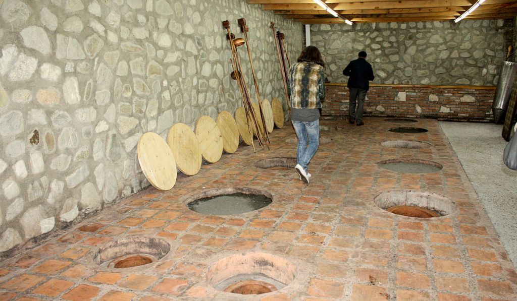 ღვინის ტური კახეთში - " ქინძმარაული ", " მუკუზანი ", " რქაწითელი ", " წინანდალი ", " ქისი ქვევრი " . . . თელავი, წინანდალი, გრემი,ნეკრესი, ყვარელი. . .