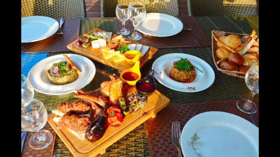 დასვენება ზღვისპირას ლ. დან - სასტუმრო აკვაპარკით ბაქოში