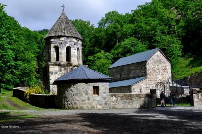 სამცხე-ჯავახეთი (ვარძია, მწვანე მონასტერი, ხერთვისის ციხე, რაბათის, ბორჯომი) - Самцхе-Джавахети (Вардзия, Зеленый монастырь, замок Xертвиси, Рабат, Боржоми)