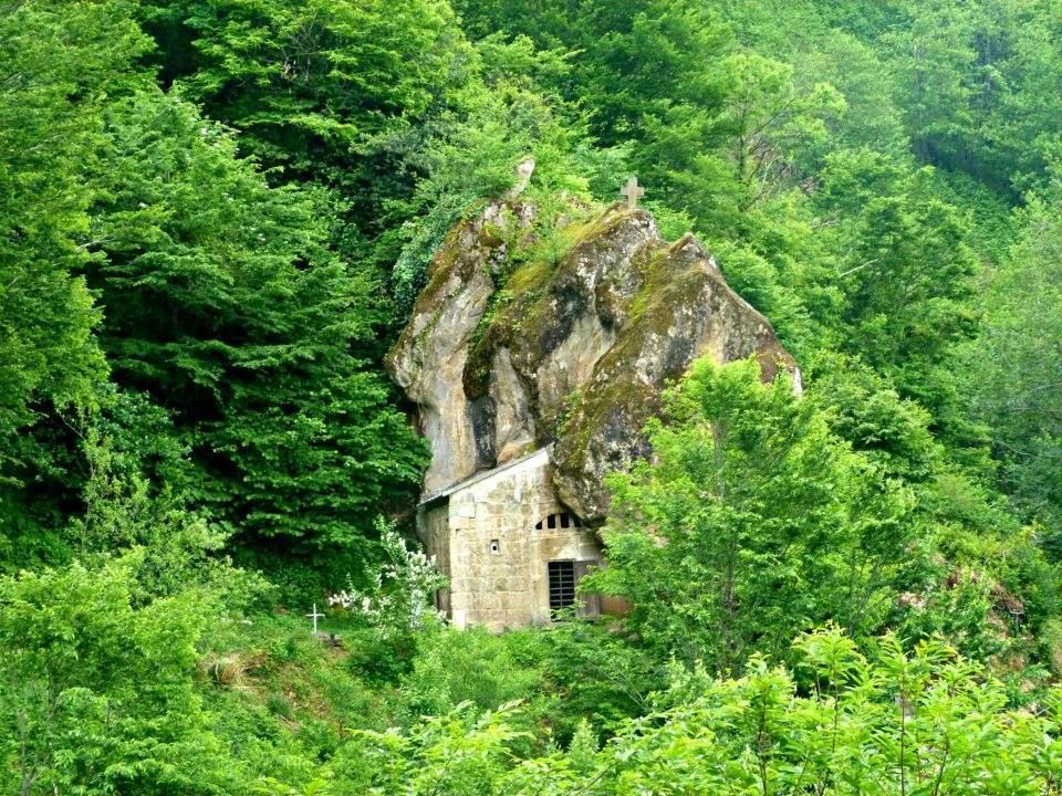 - აგვისტო - ორდღიანი გომისმთის ტური